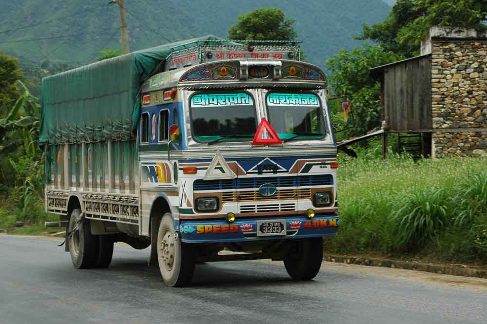 132 - Nepal - camion